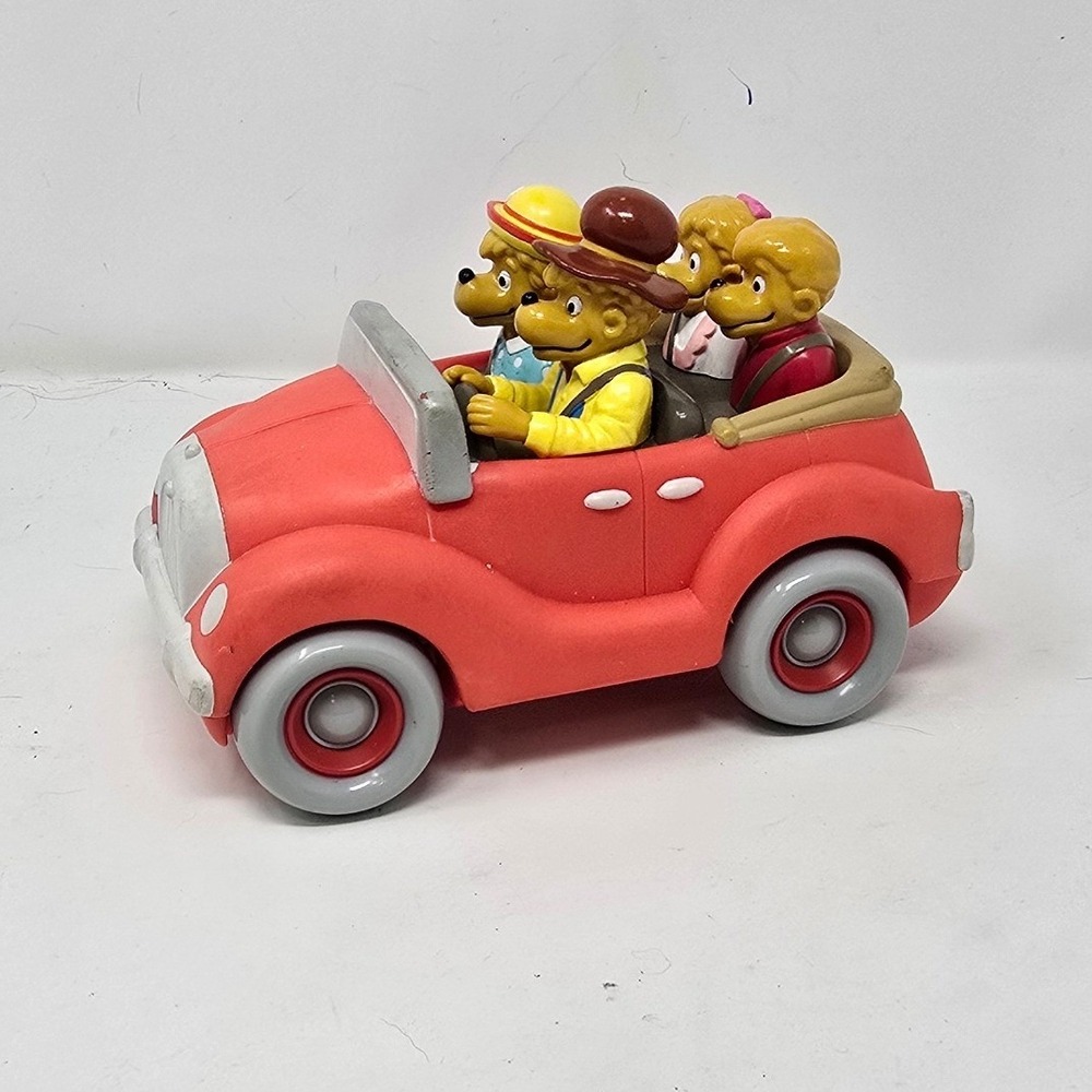 Vtg The Berenstain Bears red roadster car toy w/book by ERTL 2000 preschool